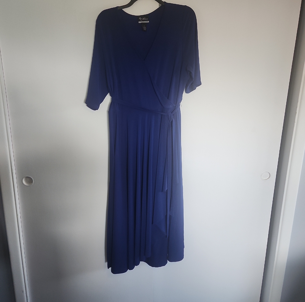 Elegant Blue Maxi Dress